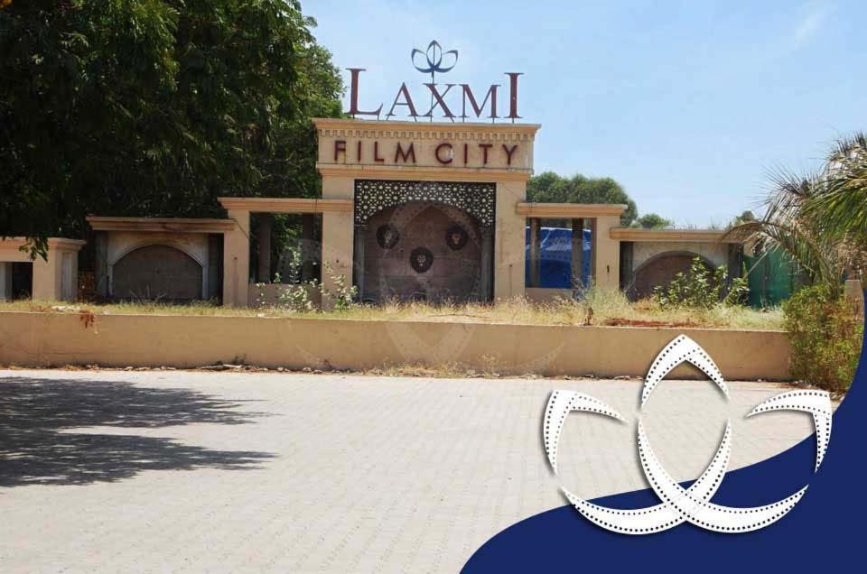 Laxmi Film City Resort Vadodara Kültér fotó