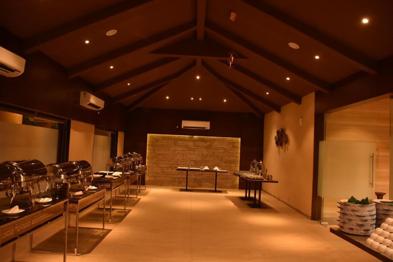 Laxmi Film City Resort Vadodara Kültér fotó