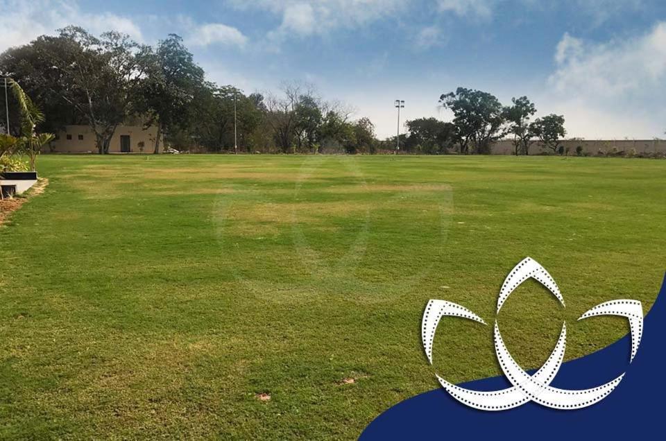 Laxmi Film City Resort Vadodara Kültér fotó